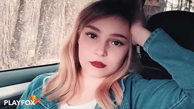 Babe seksi bungah ngabandungan kartu diskon