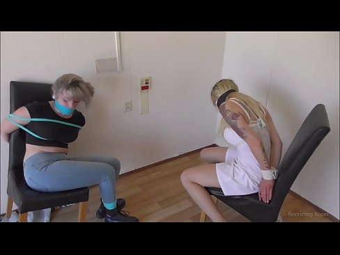 ❤️ Kecanduan / dihijikeun sareng disumbat / budak awéwé dina marabahaya video sex di urang ❌❤