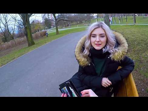 ❤️ Swallows cum panas muhrim pikeun duit - blowjob di taman ku Eva Elfie video sex di urang ❌❤